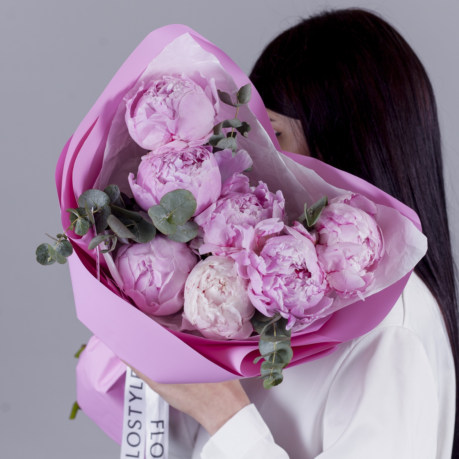 Букет из 7 розовых пионов Rose…